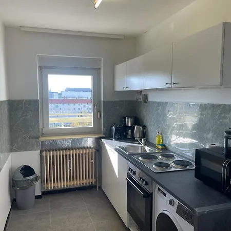 Deluxe 3-zimmerwohnung Mit Zwei Balkonen Und Moderner Kueche *